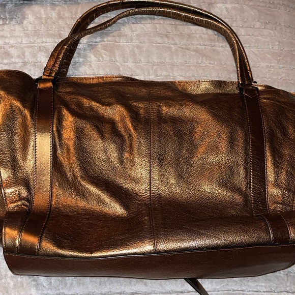 Preloved Burberry 2 way bag adjustable strap great condition zipper closure - Picture 13 of 13